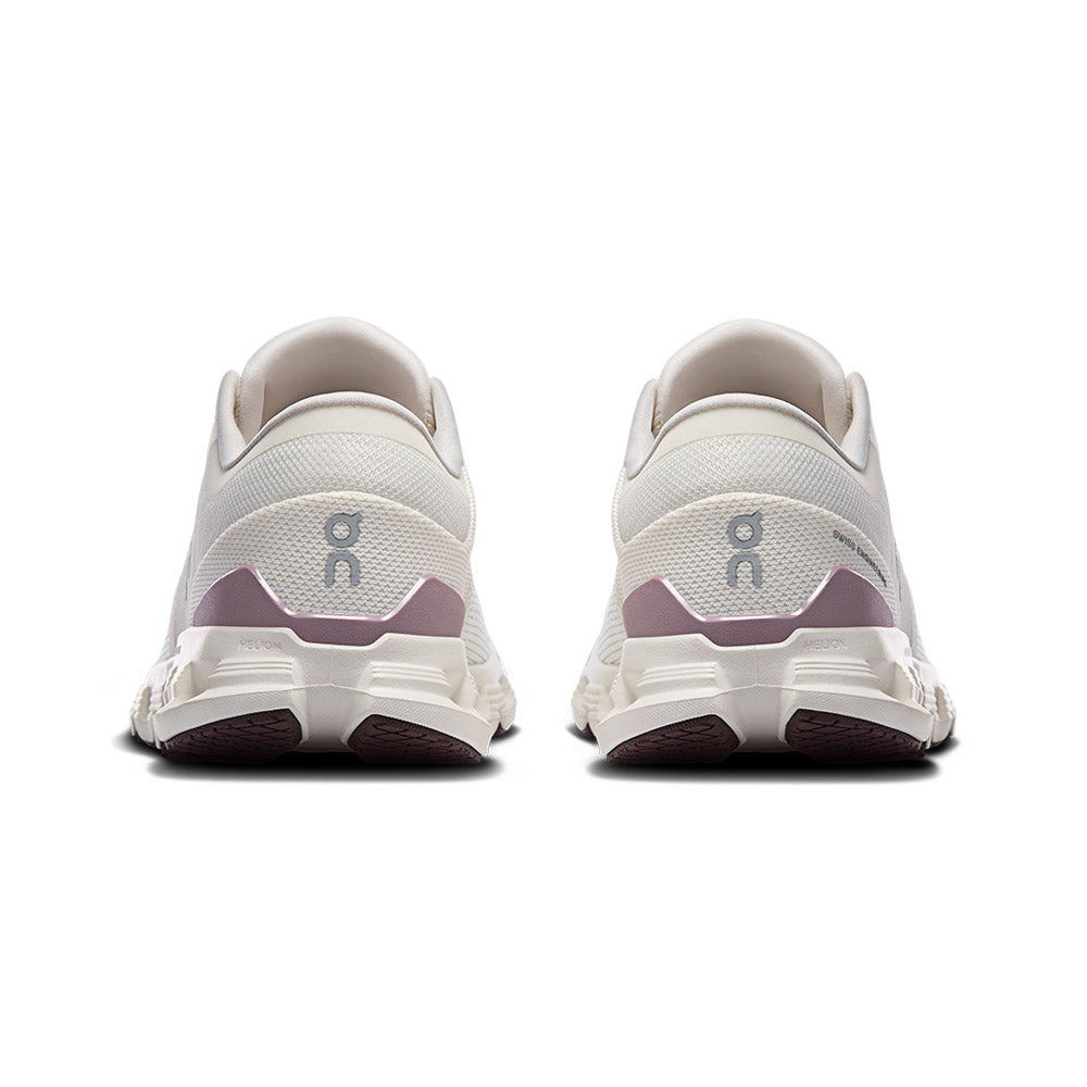 ON RUNNING Cloud X 4 รองเท้าออกกำลังกายผู้หญิง